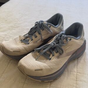 Brooks Athletic Shoes in Cream and Gray